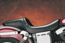 Load image into Gallery viewer, Le Pera Daytona Sport Seat - Smooth - Black - Dyna '06-'17 LK-510 - Installation View