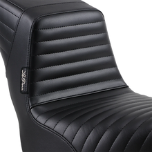 Load image into Gallery viewer, Le Pera Kickflip Seat - Pleated - Black - FX/FL '18-'23 LY-590PT - Installation View