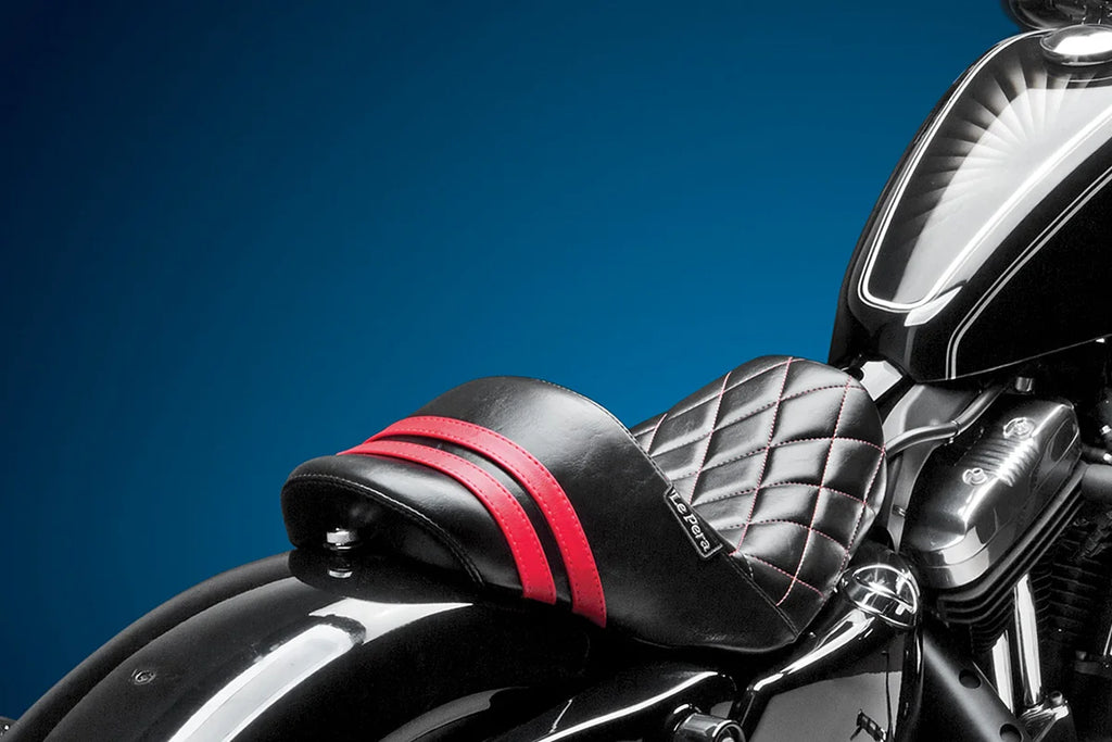 Le Pera Stubs Spoiler Seat - Diamond - Black w/ Red Stripes - XL '04-'23 LK-416DMRED - Installation View