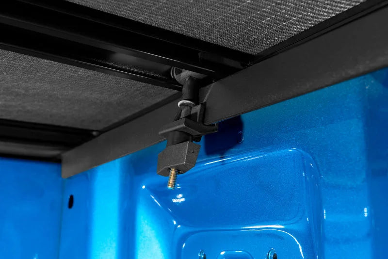 Lund 04-14 Ford F-150 (5.5ft. Bed) Genesis Elite Tri-Fold Tonneau Cover - Black - Additional View 8
