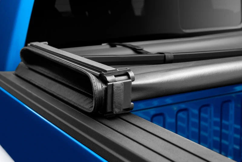 Lund 07-13 Chevy Silverado 1500 (6.5ft. Bed) Genesis Tri-Fold Tonneau Cover - Black - Additional View 13
