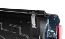 Load image into Gallery viewer, Lund 07-17 Chevy Silverado 1500 (5.5ft. Bed) Genesis Elite Roll Up Tonneau Cover - Black - Additional View 9