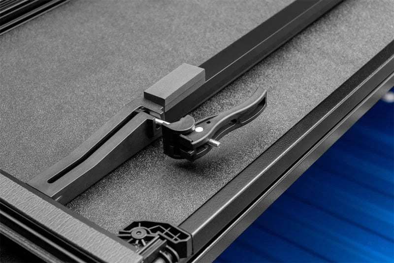 Lund 15-17 Chevy Colorado Fleetside (6ft. Bed) Hard Fold Tonneau Cover - Black - Additional View 9