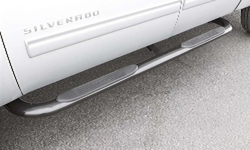 Lund 2019 Chevy Silverado 1500 Crew Cab 4in. Oval Curved SS Nerf Bars - Polished - Side View