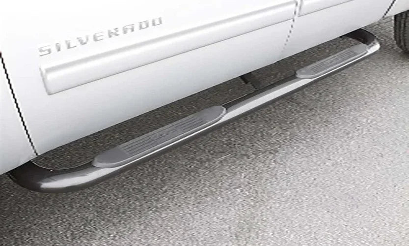 Lund 01-13 Chevy Silverado 1500 Crew Cab (Body Mount) 4in. Oval Curved SS Nerf Bars - Polished - Detail View