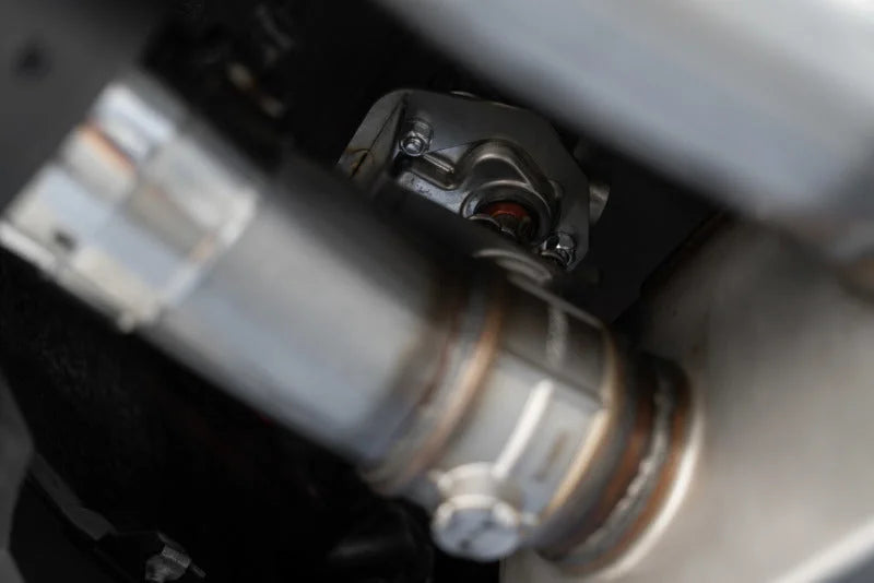 MBRP 18-20 Ford Mustang GT 5.0 w/ Quad Tip Active Exhaust Cat Back Split Rear T304 w/ Carb Fib Tips - Back View