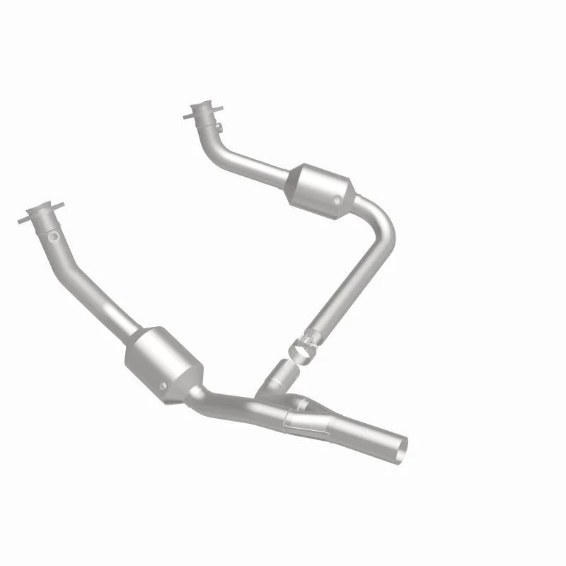 MagnaFlow 10-11 Jeep Wrangler 3.8L Direct Fit CARB Compliant Catalytic Converter - Installation View