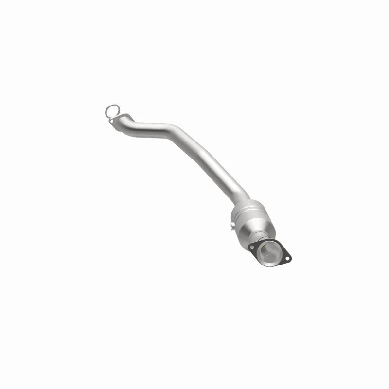 MagnaFlow 11-12 Jeep Grand Cherokee 5.7L Direct Fit Converter - Installation View