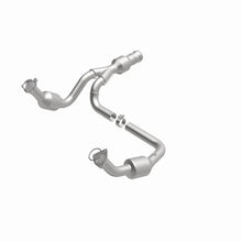 Load image into Gallery viewer, MagnaFlow 11-15 GMC Yukon 6.2L Direct Fit Converter - Additional View 5