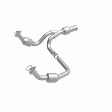 Load image into Gallery viewer, MagnaFlow 11-15 GMC Yukon 6.2L Direct Fit Converter - Additional View 12