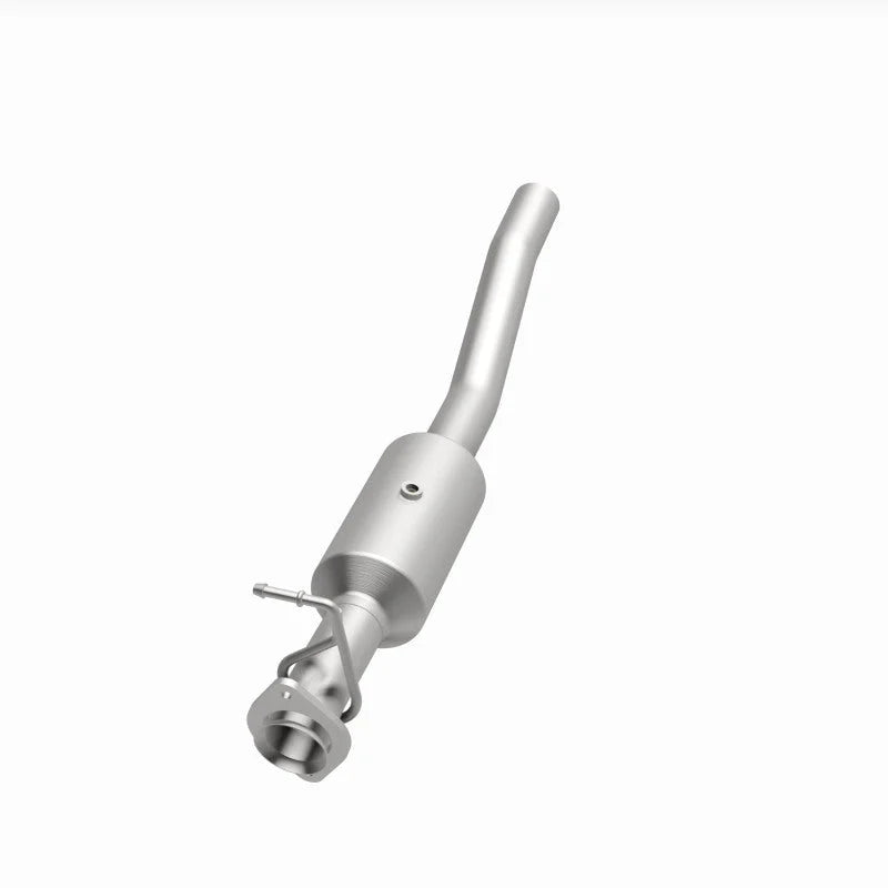 MagnaFlow 16-19 Ford F-53 V10 6.8L Underbody Direct-Fit Catalytic Converter - Back View