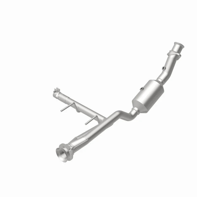 MagnaFlow 18-20 Ford F-150 V6 3.3L Right Underbody Direct-Fit Catalytic Converter - Side View