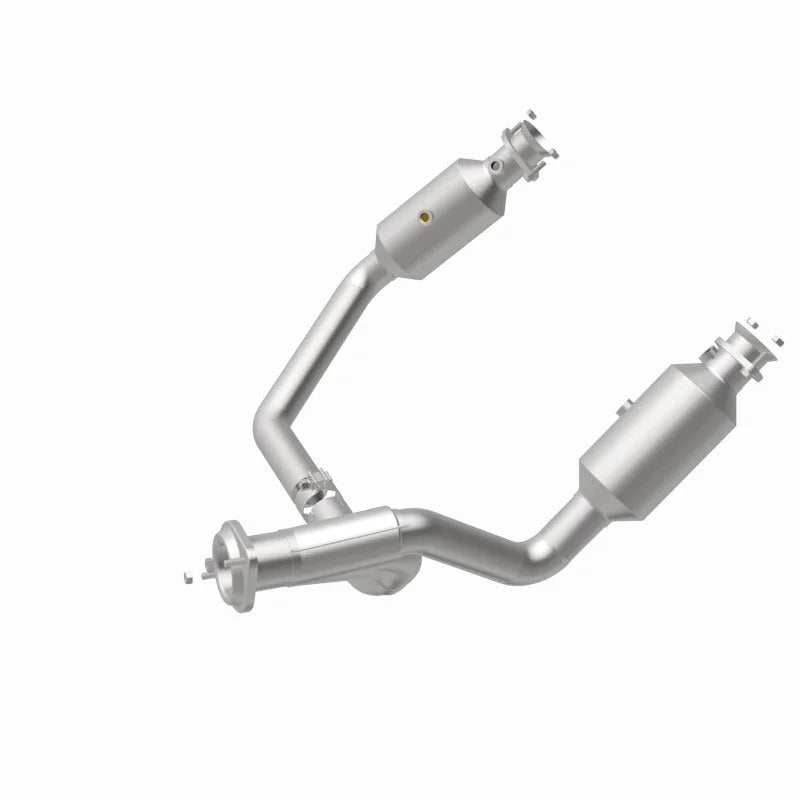 MagnaFlow 19-24 Ram 1500 5.7L OEM Grade Federal/EPA Compliant Direct-Fit Catalytic Converter - Back View
