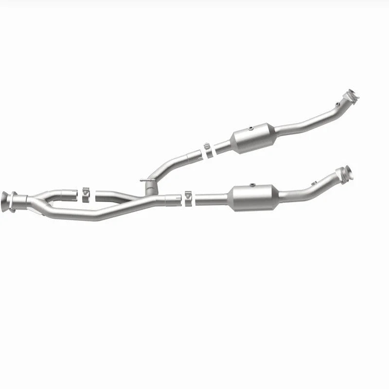 MagnaFlow 20-21 Ford Transit-150 Single Underbody V6 3.5L RWD Direct-Fit Catalytic Converter - Back View
