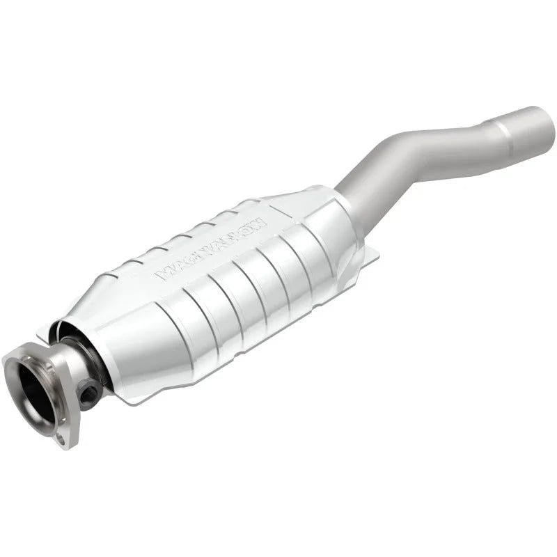 MagnaFlow Conv 28.75X6.5X4 2.5/2.38 fits 1985-1992 Volvo 740 / 1985 Volvo 745 / 1984-1990 Volvo 760 / 1991-1995 Volvo 940 - Main Product Vi...