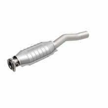 Load image into Gallery viewer, MagnaFlow Conv 28.75X6.5X4 2.5/2.38 fits 1985-1992 Volvo 740 / 1985 Volvo 745 / 1984-1990 Volvo 760 / 1991-1995 Volvo 940 - Installation Vi...