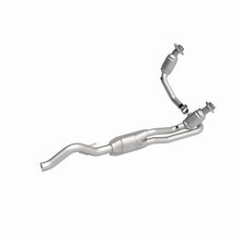 Load image into Gallery viewer, MagnaFlow Conv DF 00-03 Dodge Dakota 4.7L 4WD (49 State) - Installation View