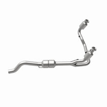 Load image into Gallery viewer, MagnaFlow Conv DF 00-03 Durango 4WD 4.7L - Back View