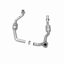 Load image into Gallery viewer, MagnaFlow Conv DF 00-03 Ford E150 5.4L - Additional View 15