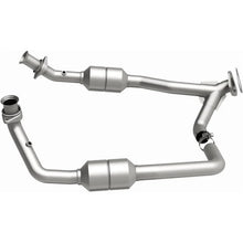 Load image into Gallery viewer, MagnaFlow Conv DF 00-03 Ford E150 5.4L - Additional View 10