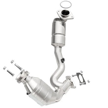 Load image into Gallery viewer, MagnaFlow Conv DF 00-03 Ford Taurus 3.0L - Side View