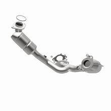 Load image into Gallery viewer, MagnaFlow Conv DF 00-03 Ford Taurus 3.0L - Back View