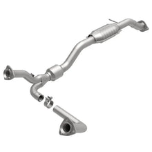 Load image into Gallery viewer, MagnaFlow Conv DF 00-04 Chevy Blazer 4.3L - Side View