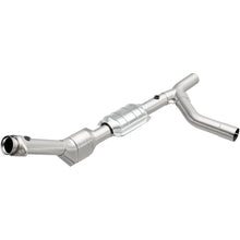 Load image into Gallery viewer, MagnaFlow Conv DF 00-04 Ford E150 4.6L Passenger Side - Side View