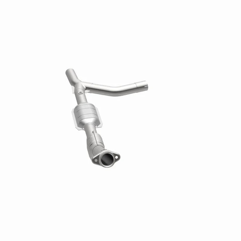 MagnaFlow Conv DF 00-04 Ford E150 4.6L Passenger Side - Back View