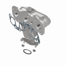 Load image into Gallery viewer, MagnaFlow Conv DF 00-04 Sienna/Avalon 3.0L - Back View