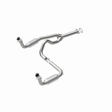 Load image into Gallery viewer, MagnaFlow Conv DF 00 Chevy Express 1500 5.7L - Side View