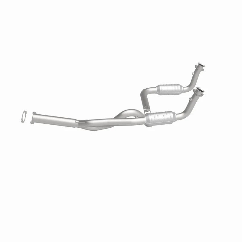 MagnaFlow Conv DF 00 Chevy Express 1500 5.7L - Installation View