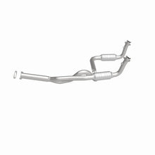 Load image into Gallery viewer, MagnaFlow Conv DF 00 Chevy Express 1500 5.7L - Installation View