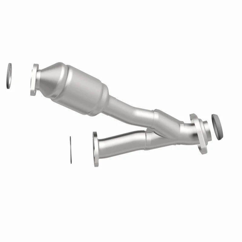 MagnaFlow Conv DF 01-03 Highlander 3L rr OEM - Back View