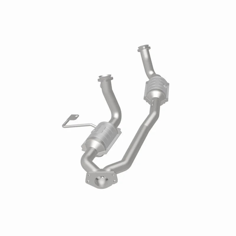 MagnaFlow Conv DF 01-03 Windstar 3.8 OEM - Back View