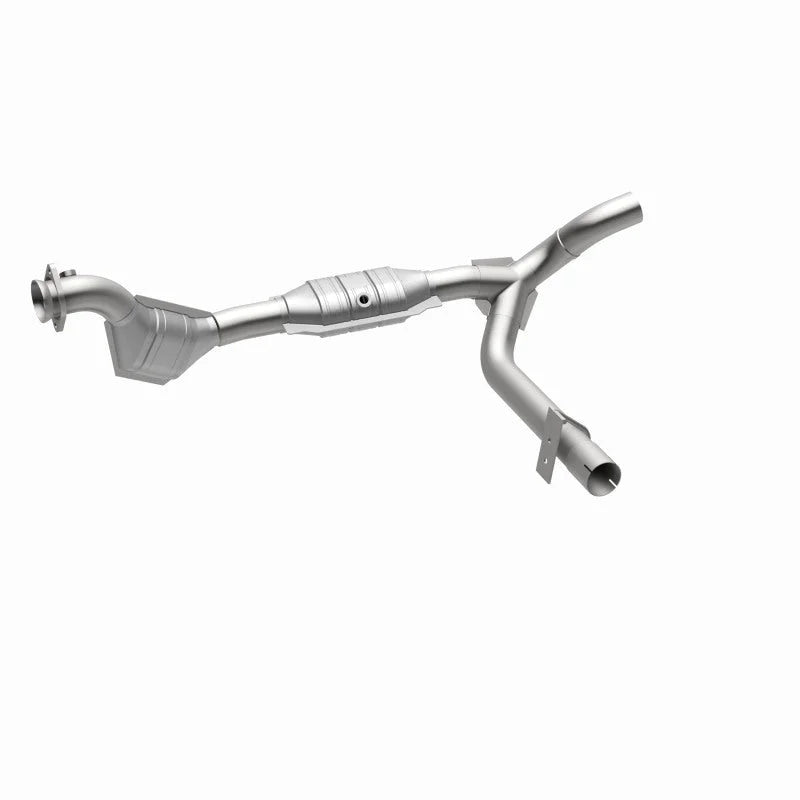 MagnaFlow Conv DF 01 Ford Trucks 4.6L - Installation View