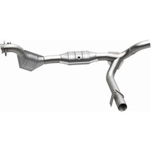 Load image into Gallery viewer, MagnaFlow Conv DF 01 Ford Trucks 4.6L - Additional View 5