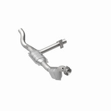 Load image into Gallery viewer, MagnaFlow Conv DF 01 Ford Trucks 4.6L - Additional View 7
