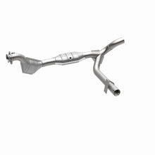 Load image into Gallery viewer, MagnaFlow Conv DF 01 Ford Trucks 4.6L - Additional View 9