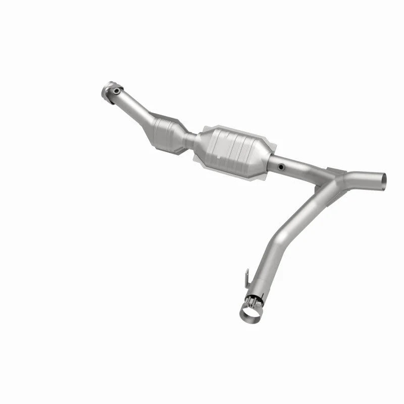 MagnaFlow Conv DF 01 Ford Trucks 5.4L - Back View