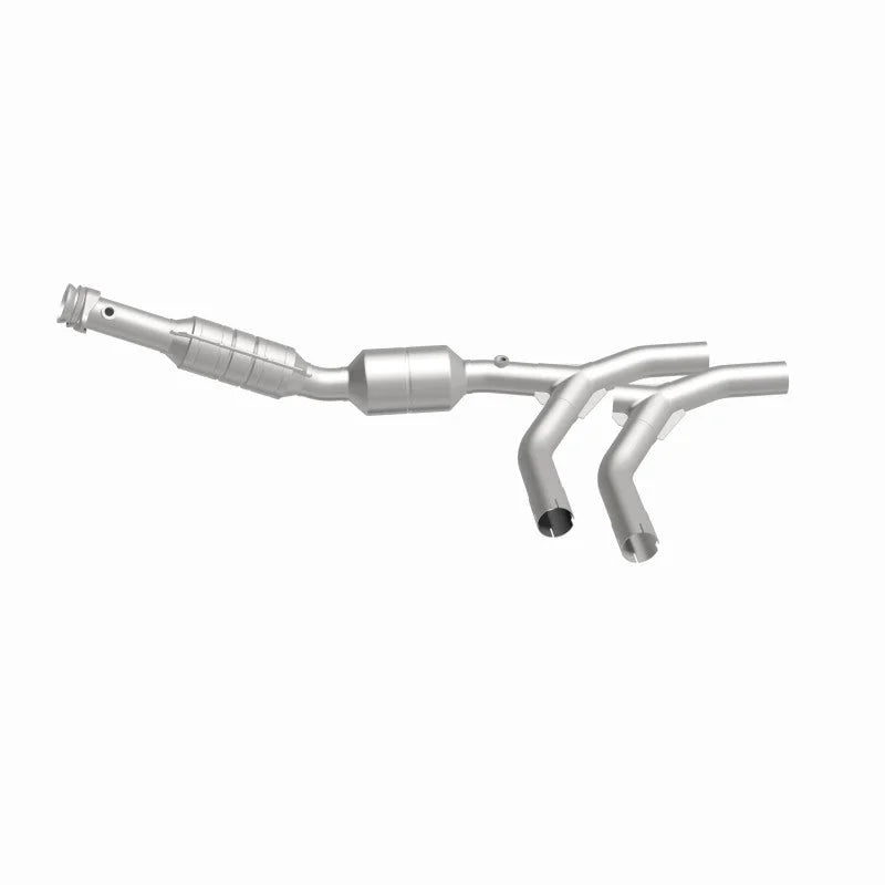 MagnaFlow Conv DF 05-07 Ford E150 4.6L Passenger Side - Installation View