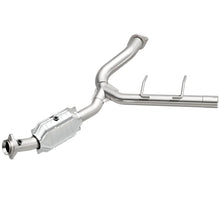 Load image into Gallery viewer, MagnaFlow Conv DF 06-09 Ford Expedition / 07-09 Lincoln Navigator/Navigator L P/S - Side View