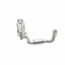 Load image into Gallery viewer, MagnaFlow Conv DF 07-08 Jeep G/C OEM - Installation View