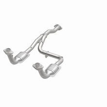 Load image into Gallery viewer, MagnaFlow Conv DF 07 Jeep Liberty 3.7L - Side View