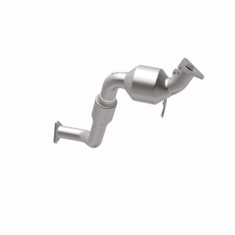 MagnaFlow Conv DF 07 VW Touareg 3.6L Rear close - Side View