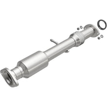 Load image into Gallery viewer, MagnaFlow Conv DF 14-15 Toyota Highlander 3.5L - Main Product View