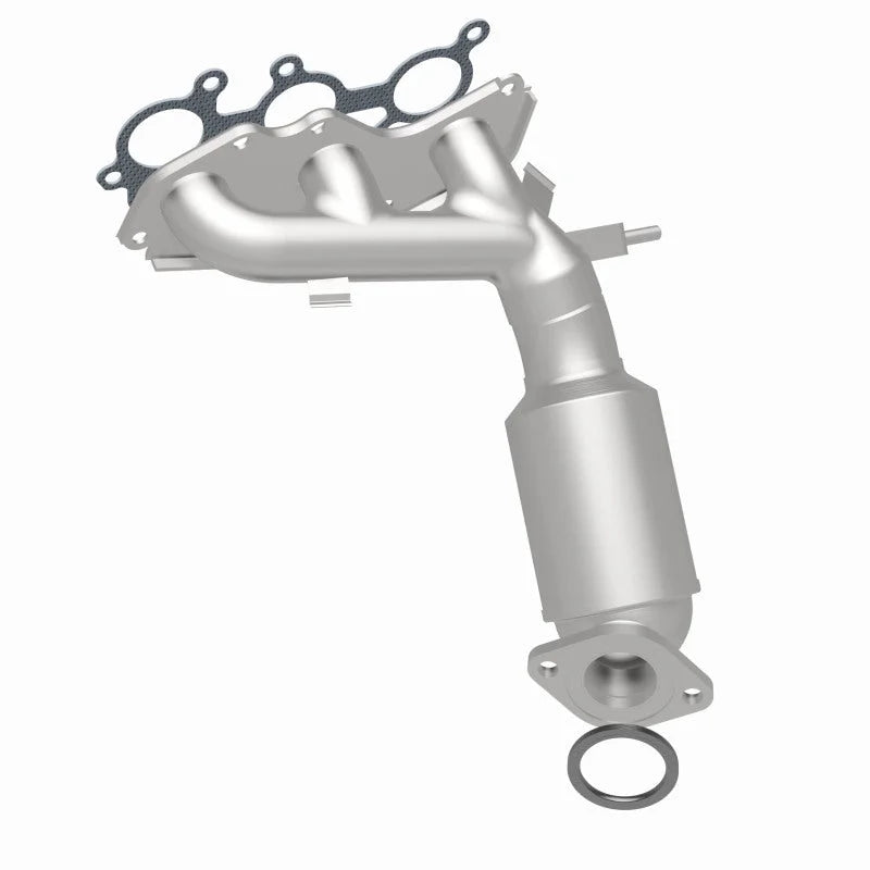 MagnaFlow Conv DF 14-15 Toyota Highlander 3.5L Manifold - Installation View