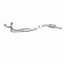 Load image into Gallery viewer, MagnaFlow Conv DF 1996 Ford E-150 4.9L - Back View