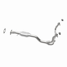 Load image into Gallery viewer, MagnaFlow Conv DF 2000 Chevy Blazer 4.3L 4WD - Back View
