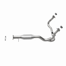Load image into Gallery viewer, MagnaFlow Conv DF 2000 S10 4.3L 4WD - Back View
